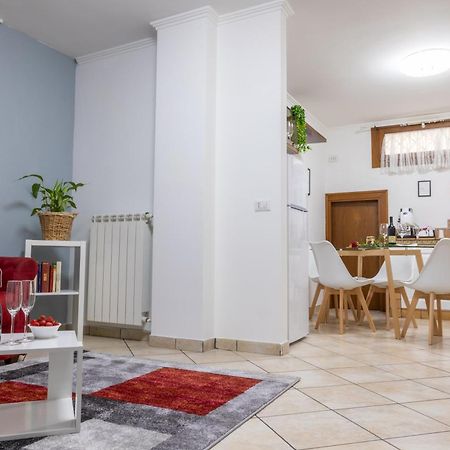 20 Min Aeroporto Fco - Casa Tranquilla Con Parcheggio Esterno Gratuito 아칠리아 외부 사진