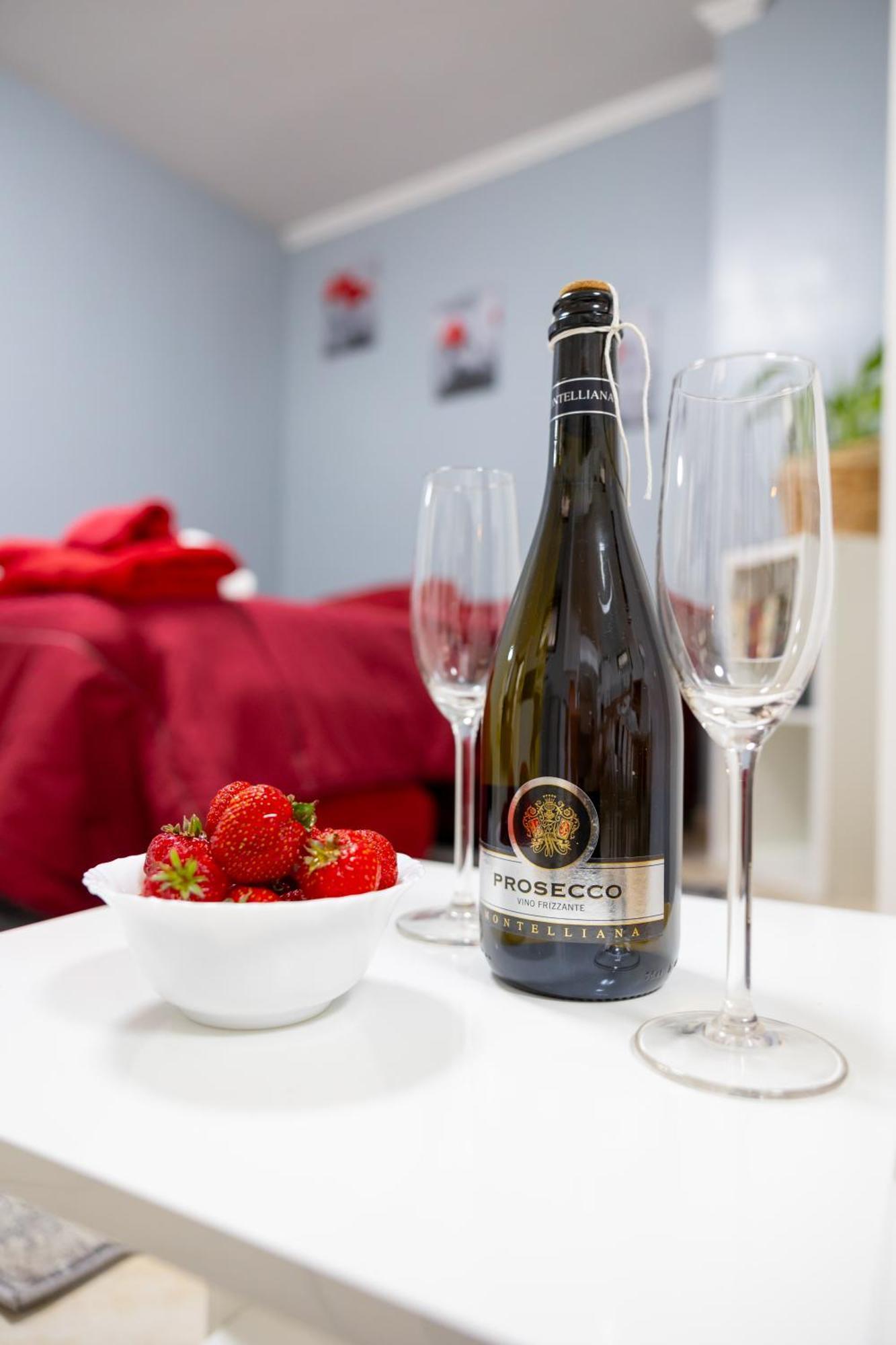 20 Min Aeroporto Fco - Casa Tranquilla Con Parcheggio Esterno Gratuito 아칠리아 외부 사진